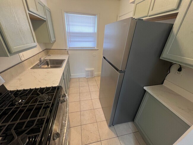Foto del edificio - Spacious 2 bedroom townhome