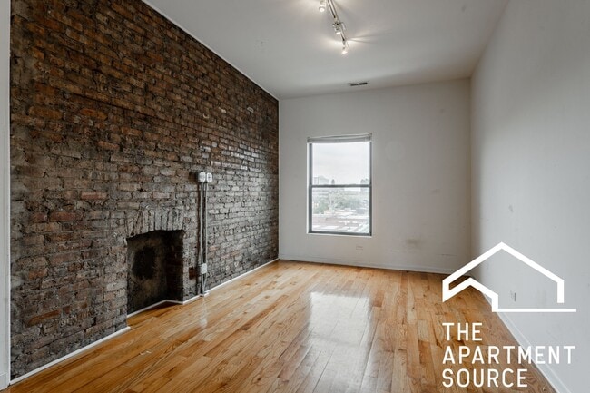 Photo - 1212 W Foster Ave (Chicago, IL) Apartment