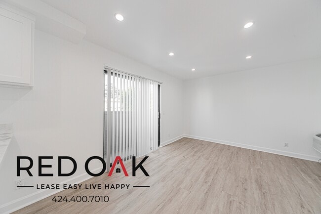 Building Photo - 619 N Kingsley Dr