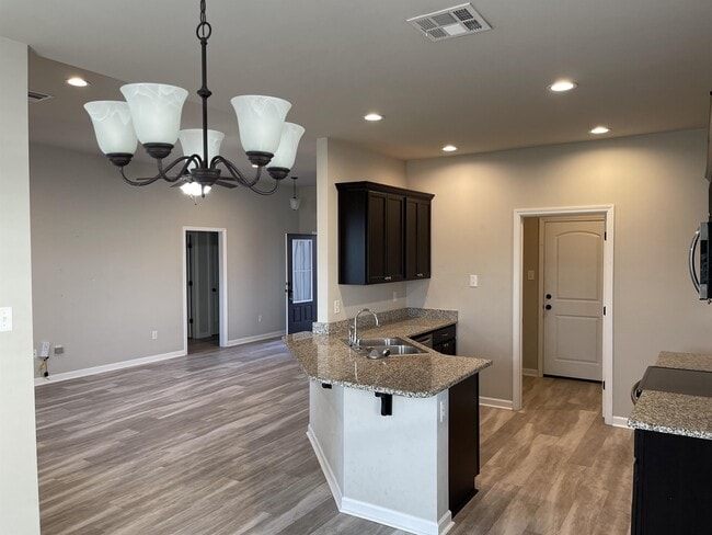 Foto del edificio - 23388 Ruger Dr