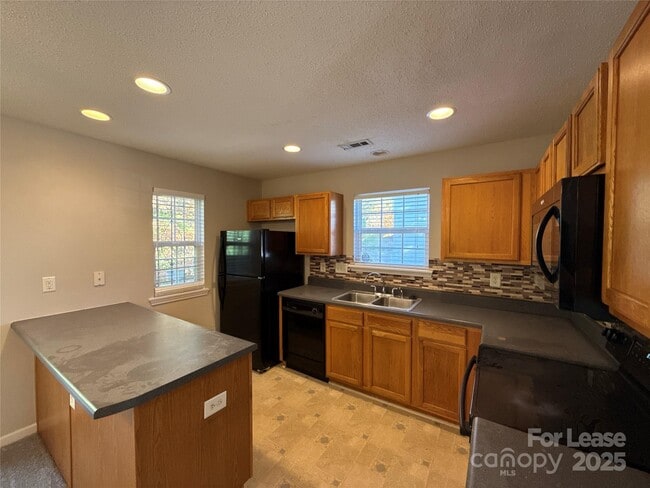 Building Photo - 5229 Ficus Tree Ln