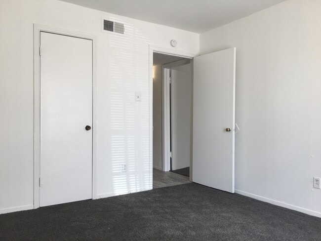 Building Photo - Timber Crossing Apartments