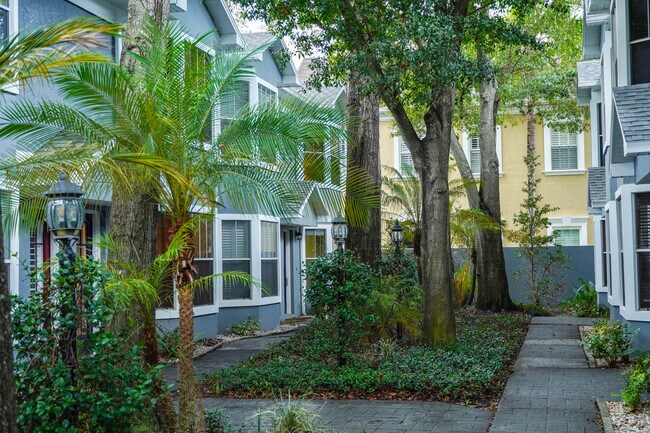 Building Photo - 315 S Edison Ave