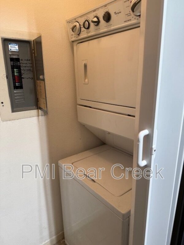 Building Photo - 9550 Deering Dr