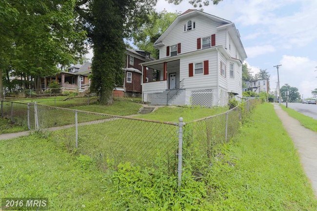 Building Photo - 4031 Fairview Ave