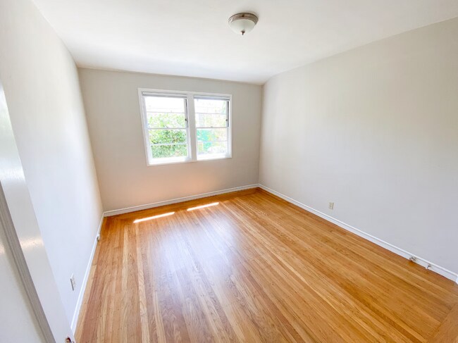 Dormitorio - 1505 Berkeley Way