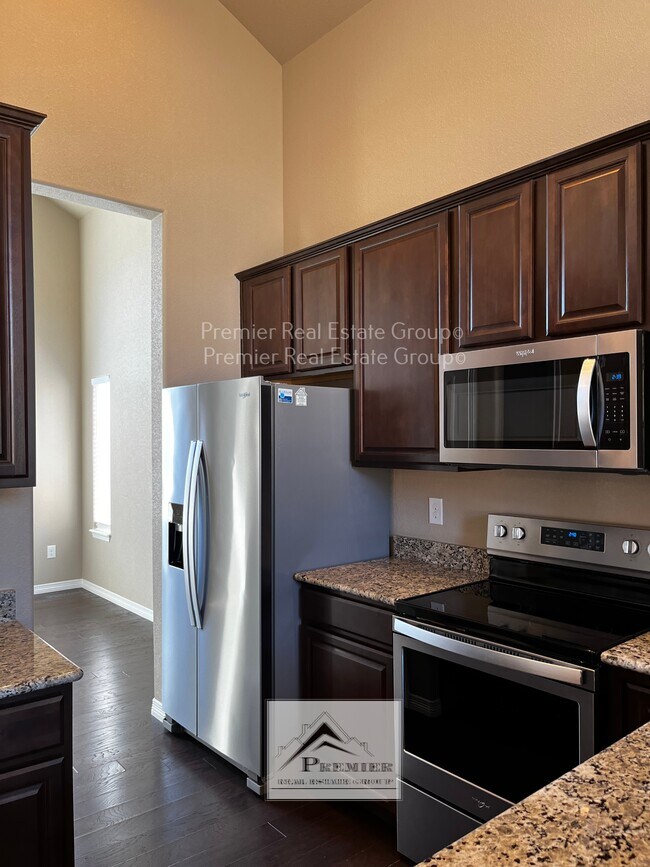 Building Photo - 10812 Yuba Dr