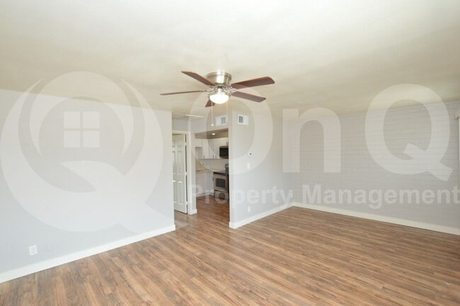 Building Photo - 6040 N 21st Ave