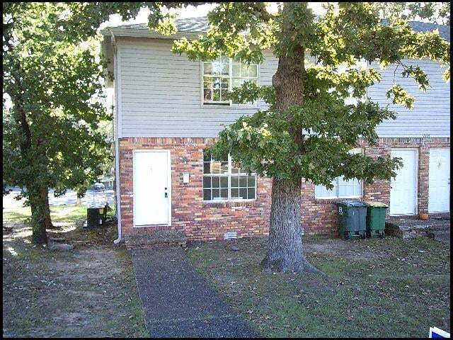Building Photo - 1805 Sanford Dr