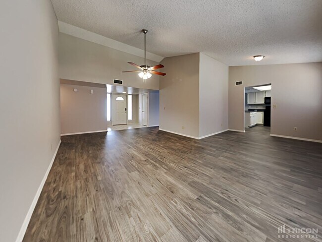 Building Photo - 8427 W Orchid Ln