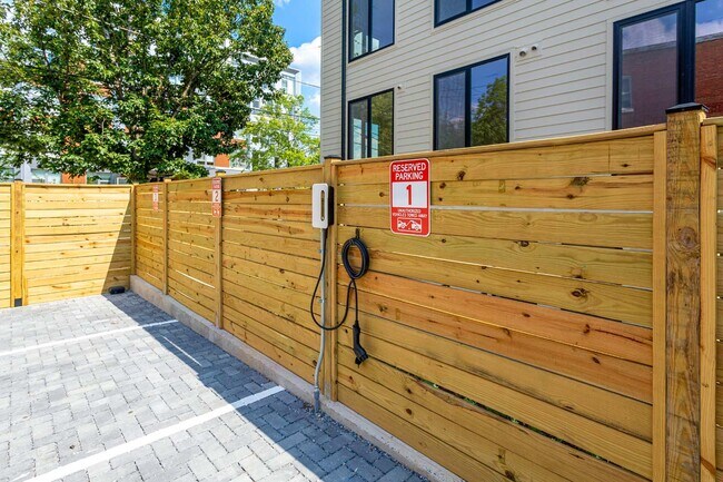 Estación de carga para vehículos eléctricos - 501 Kennedy Apartments