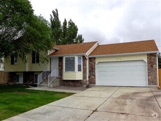 Building Photo - 2964 S Fetzer Dr