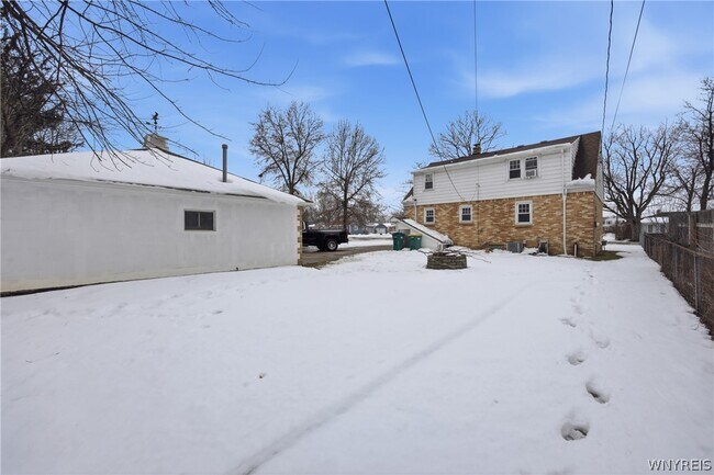 Foto del edificio - 3667 Fuller Ave