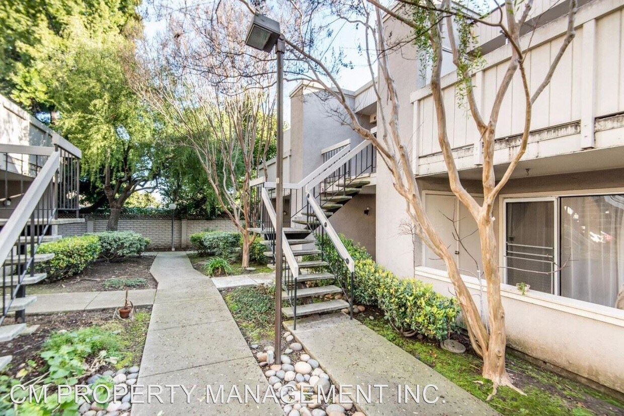 Primary Photo - 2 br, 1.5 bath House - 871 W. California A...