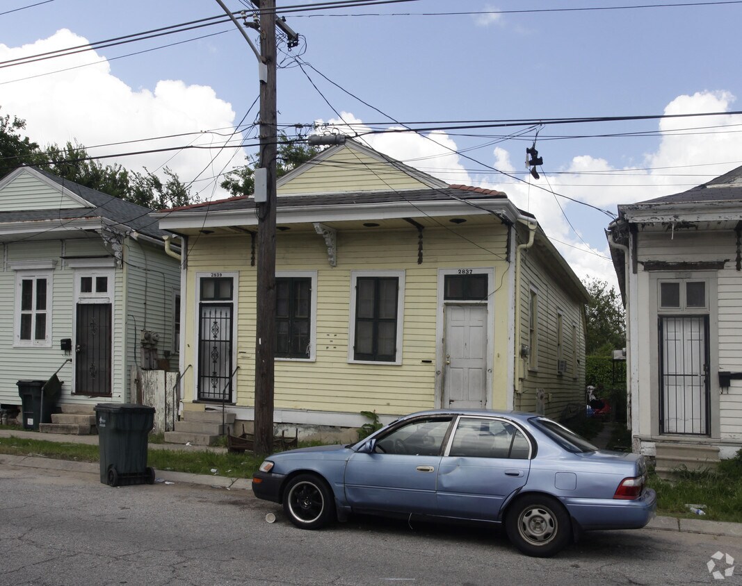 Building Photo - 2837-2839 S Liberty St