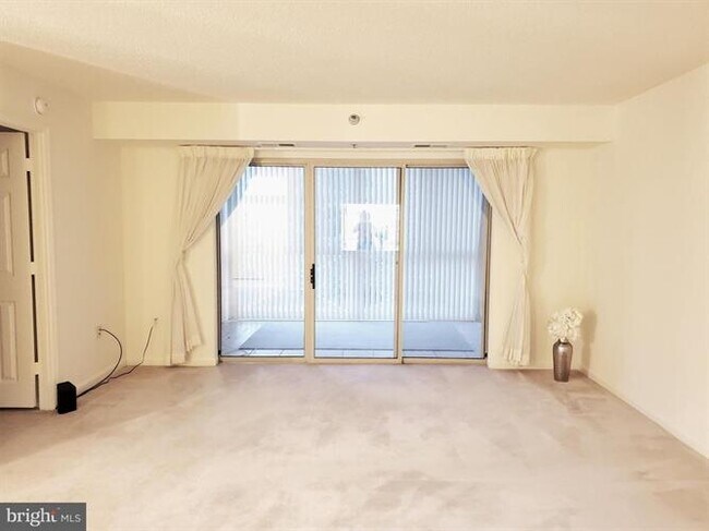 Foto del edificio - 14805 Pennfield Cir