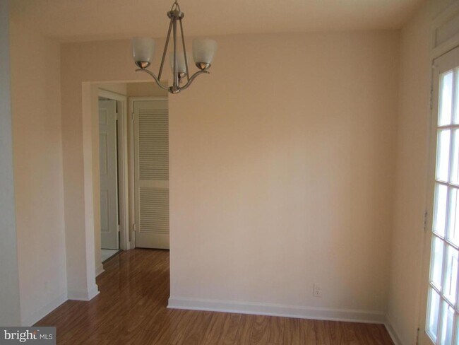 Foto del edificio - 3000 S Columbus St