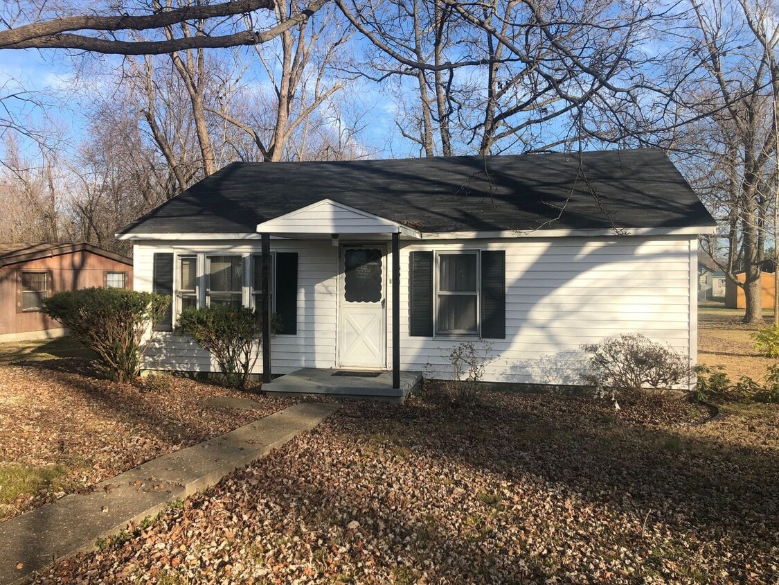 Primary Photo - Cute 2 Bedroom Home in Herrin