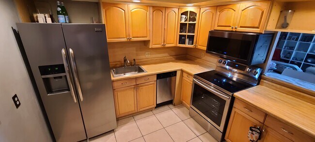 Foto del edificio - 2801 NE 183rd St