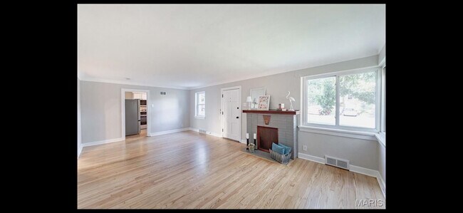 Building Photo - 3709 Eminence Blvd