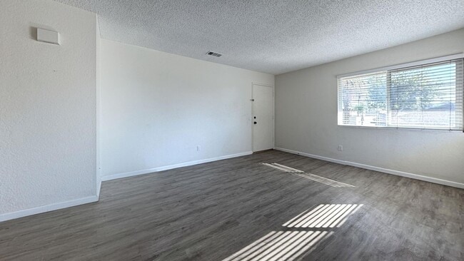 Building Photo - 511 E Brockton Ave