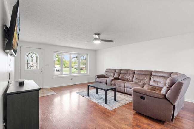 Foto del edificio - 3930 Beechwood Dr