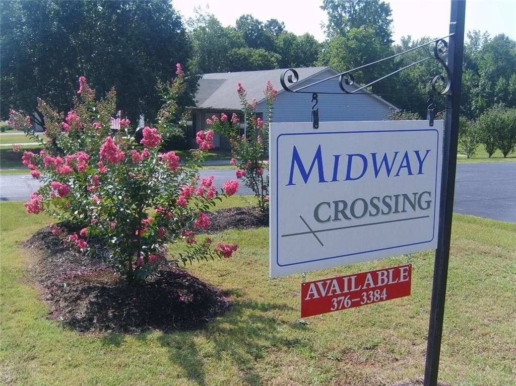 Primary Photo - 420 Simpson Rd