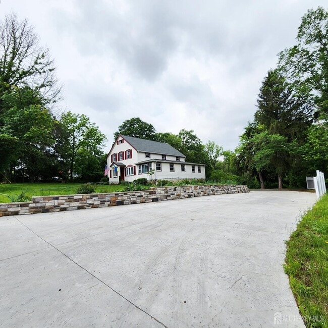 Building Photo - 183 Milltown Rd