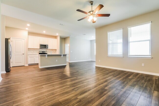 Building Photo - 507 Daylily Blvd