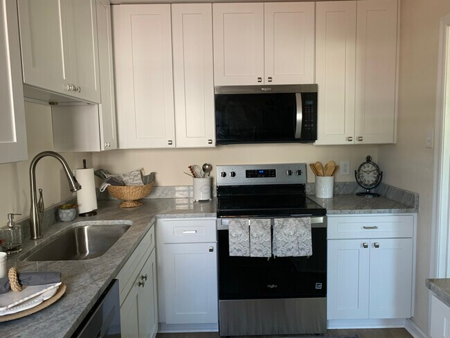 Foto del edificio - 631 Willow Dr