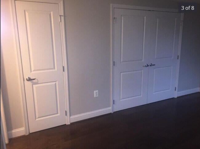 Building Photo - 1831 2nd St NE