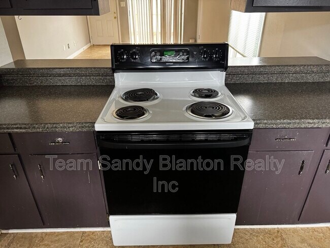 Building Photo - 1460 Bakalane Ct