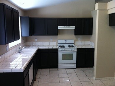 Foto del edificio - 4 bed 2 bath hm located in The Seasons SW ...