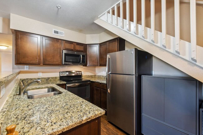 Building Photo - 2 Bedroom Condo in Denver