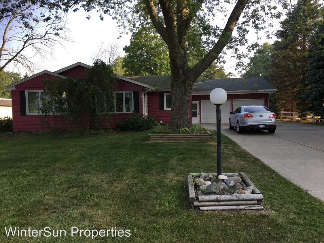 Primary Photo - 1215 W 32nd St