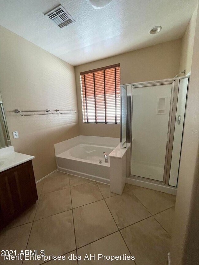 Foto del edificio - 4 br, 2.5 bath House - 16579 N 175TH DR