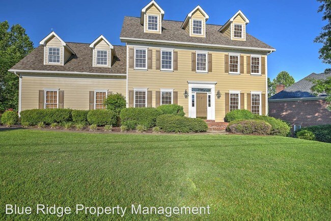 Foto del edificio - 1004 Sussex Dr