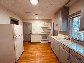 Building Photo - 102 E King St