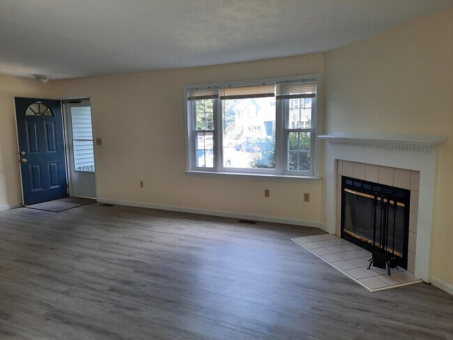 Building Photo - 105 Cadogan Way
