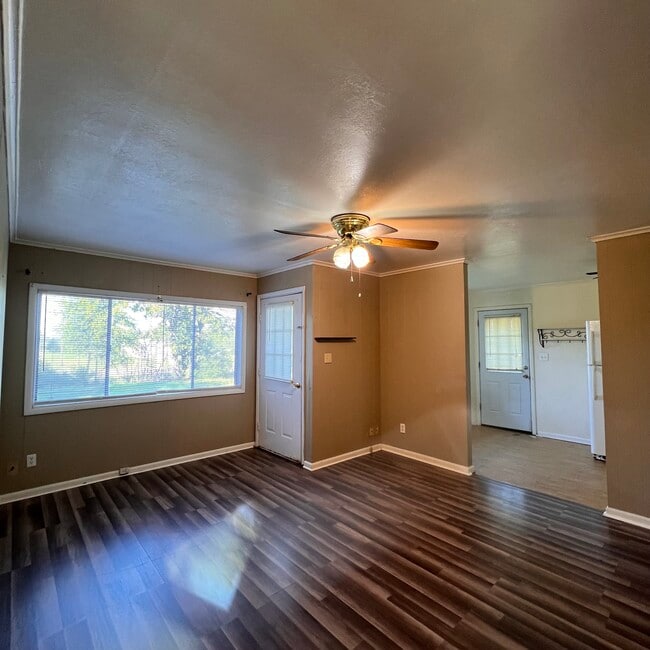 Building Photo - 3401 LA-121