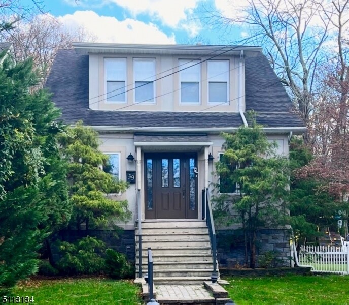 Primary Photo - 39 Chestnut St