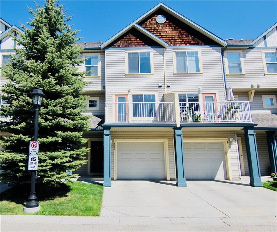 Front entrance- attached garage - 213 Copperfield Ln SE