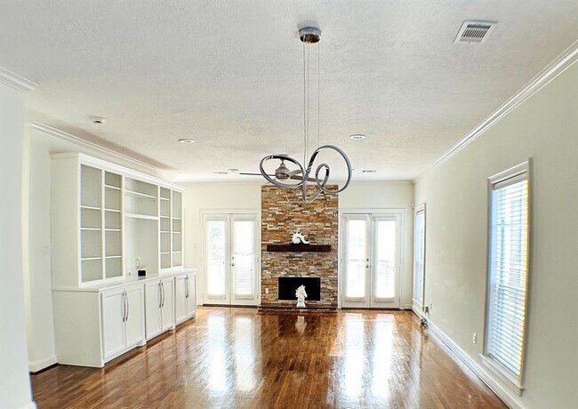 Building Photo - 913 Birdsall St