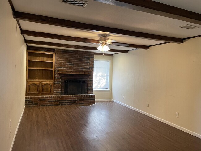 Foto del edificio - 3306 S Hill St