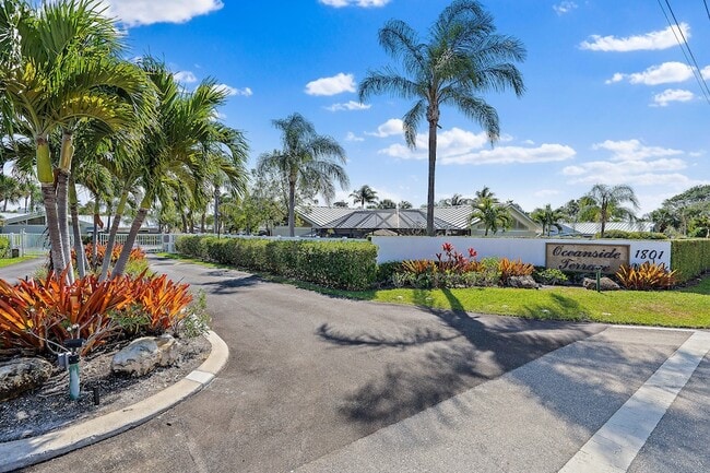 Building Photo - 1801 U S 1 Unit