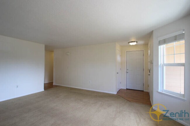 Building Photo - 8303 NE 136th Ave