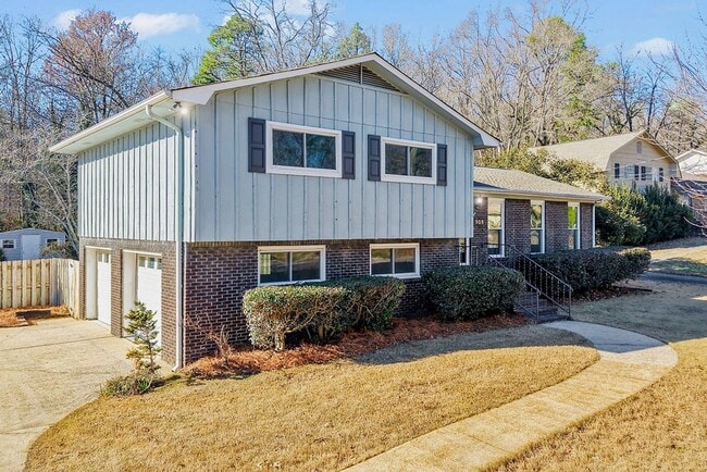 Foto del edificio - 908 Ryecroft Rd