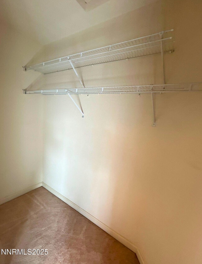 Building Photo - 1685 Southview Dr