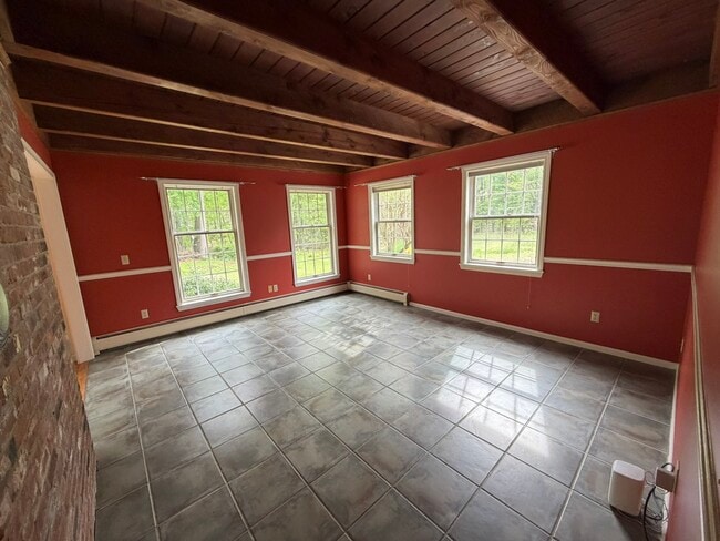 Building Photo - 175 Plumtree Rd