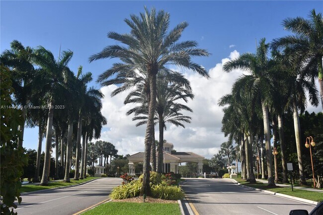 Foto del edificio - 6190 SW 195th Ave